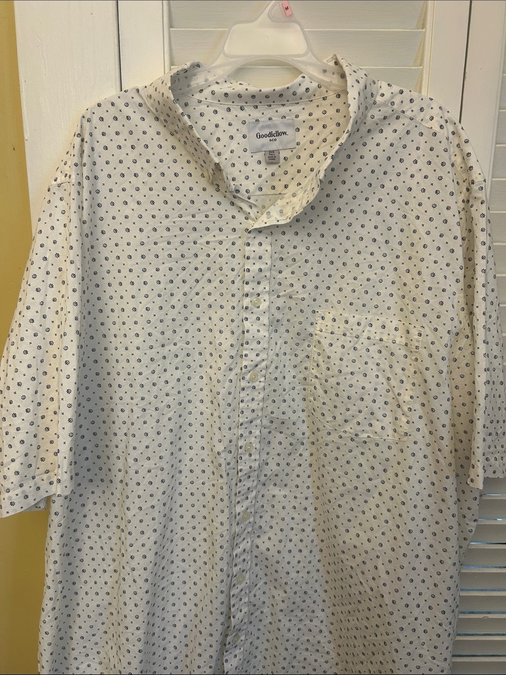 Goodfellow & Co White Short-Sleeve Button-Down Shirt with Small Navy Dot Print